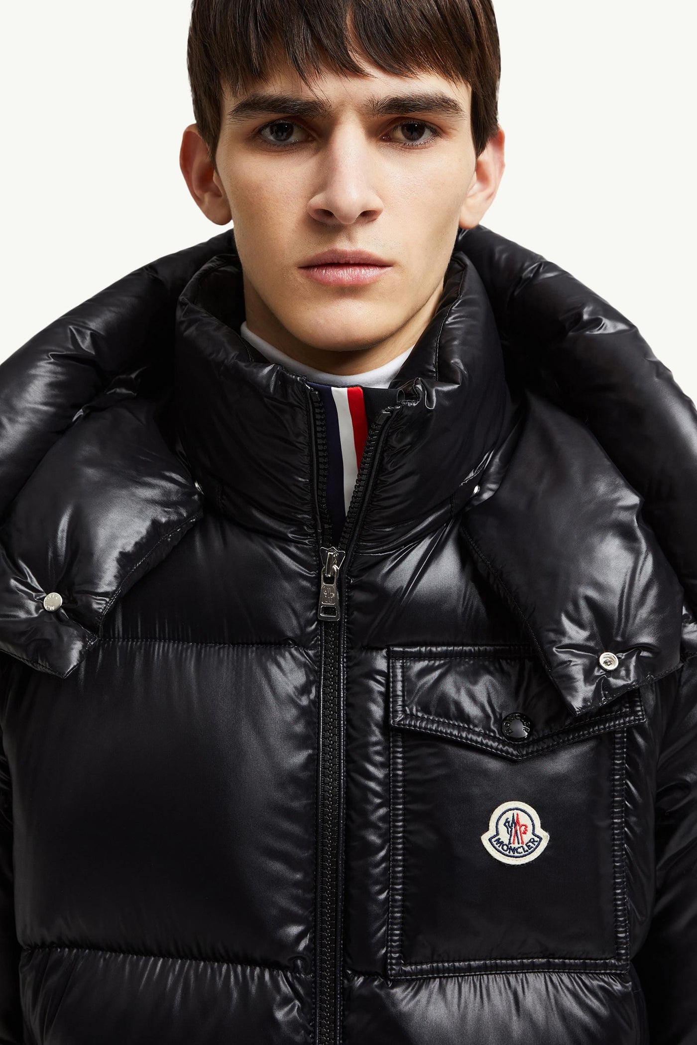 "MC" Montbeliard kurze Daunenjacke mit Kapuze
