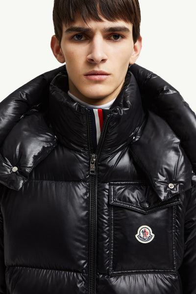 "MC" Montbeliard kurze Daunenjacke mit Kapuze