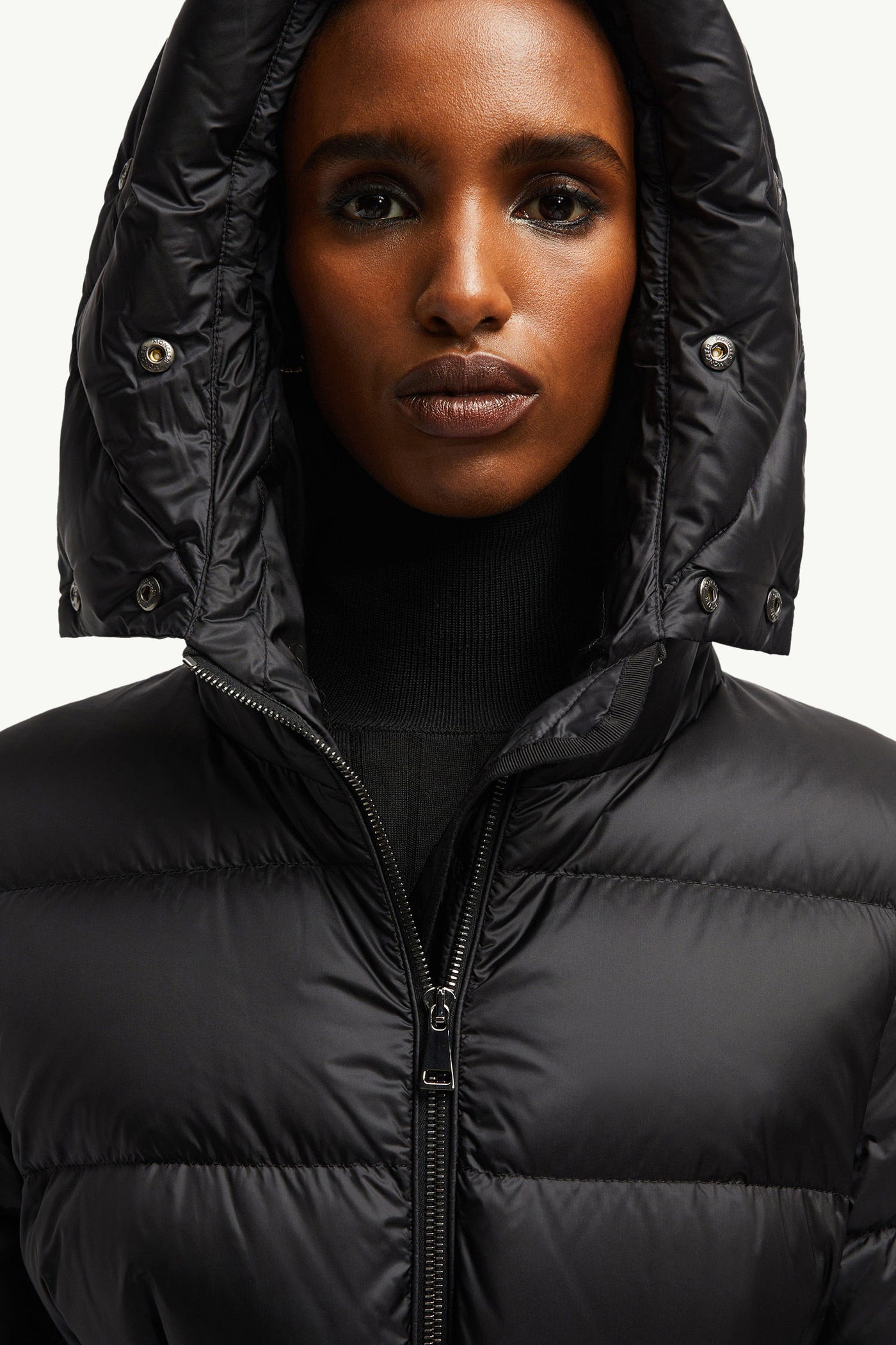 "MC" Boed kurze Daunenjacke mit Kapuze und Shearling-Besatz